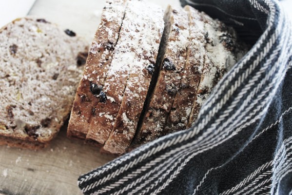 NYBAKAT BRÖD TILL FRUKOST = MUMS!